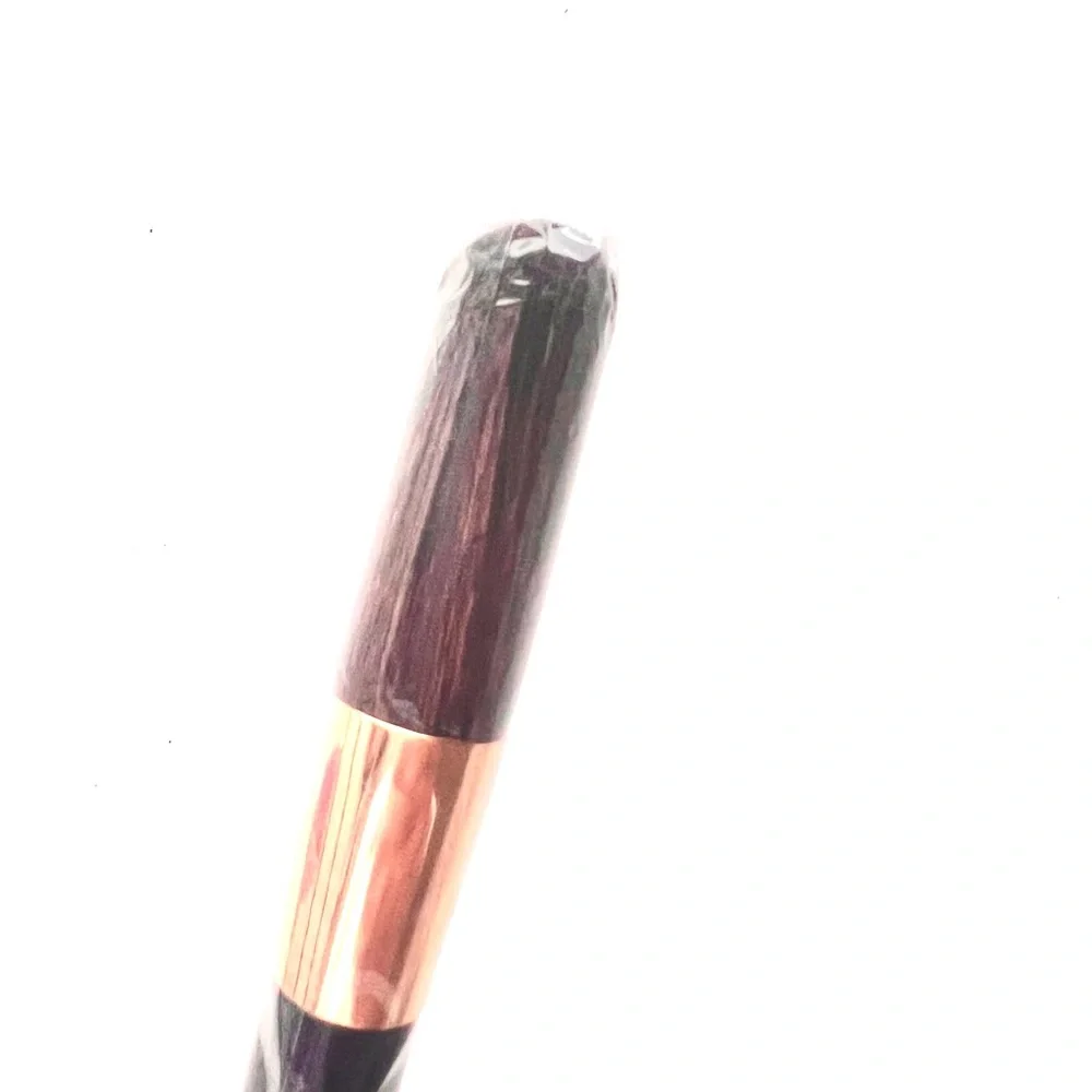 🆕 No Tag. Estée Lauder Powder Brush. Part of seasonal collection.
